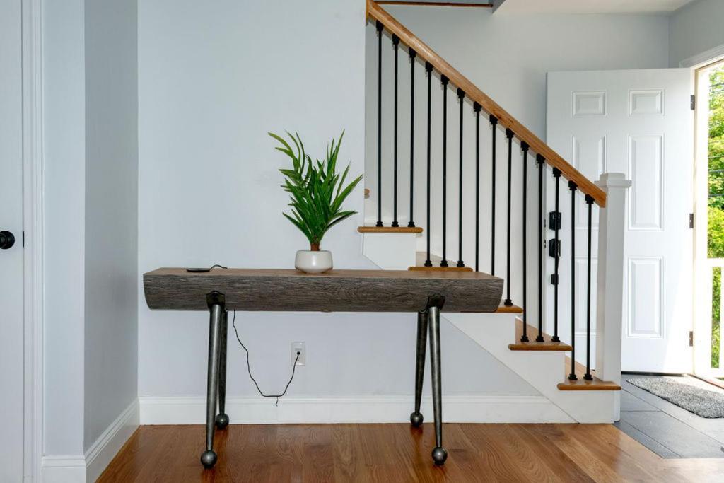 Queen Bed - Boston - Rm 3 Stoneham 外观 照片